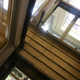 Interior y escaleras. Wikimedia Commons